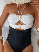 Maiô Monokíni Sexy com Decote Halter e Detalhe Vazado em Metal Maiô Monokíni Sexy com Decote Halter e Detalhe Vazado em Metal Maritima Moda Praia Branco Preto P 